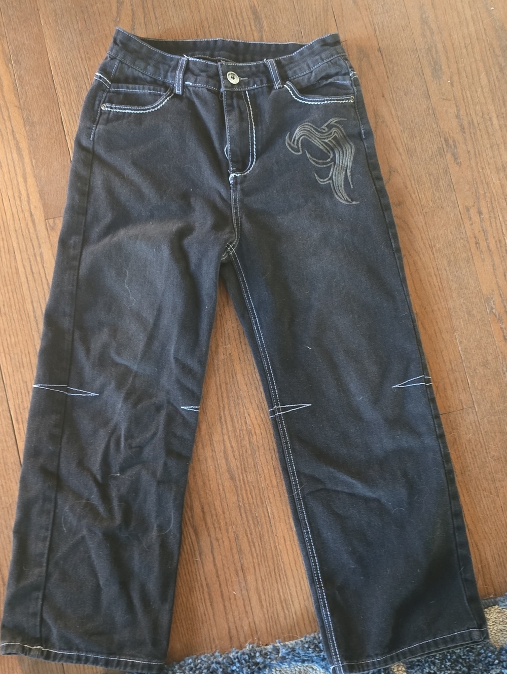 Men's Black Relaxed Jeans with Subtle Embroidered Detail